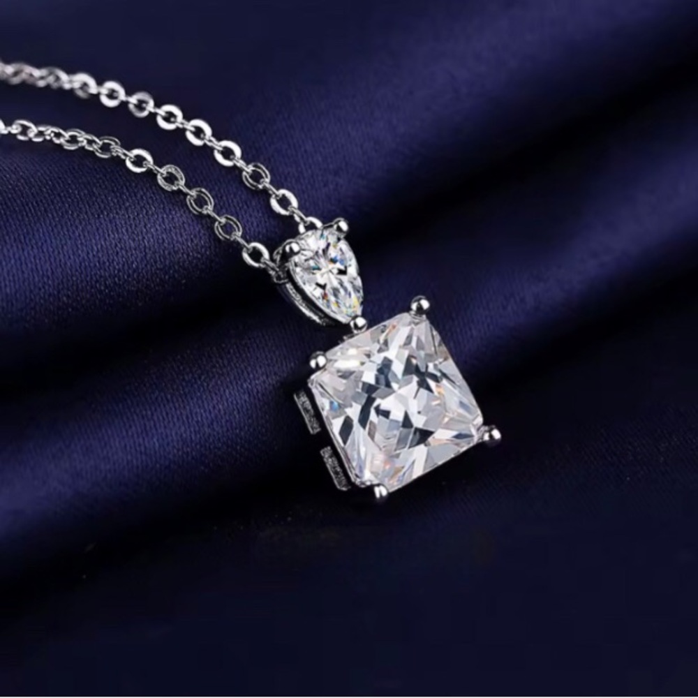 NEW SILVER SQUARE ASSCHER CUBIC ZIRCONIA NECKLACE
